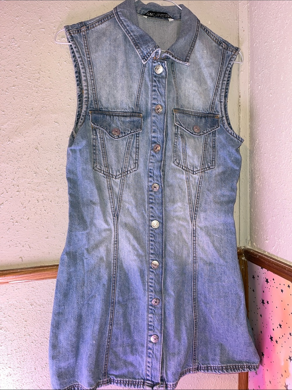 Sleeveless Button-Front Denim Dress Vest - Light Blue